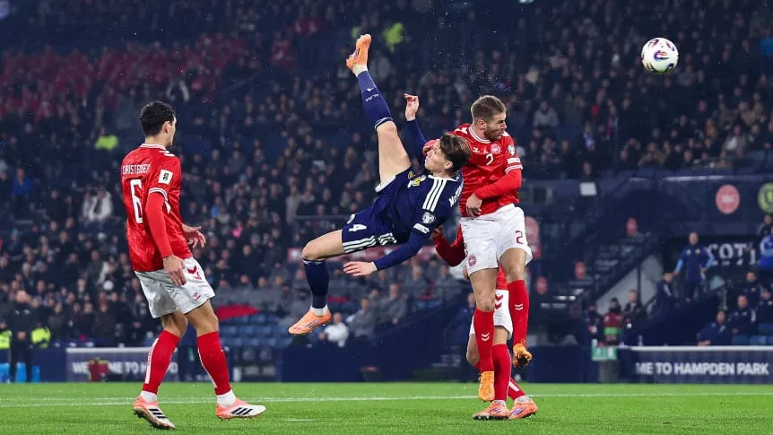 la-espectacular-chilena-del-escoces-scott-mctominay-que-termino-en-gol-ante-dinamarca_862x485