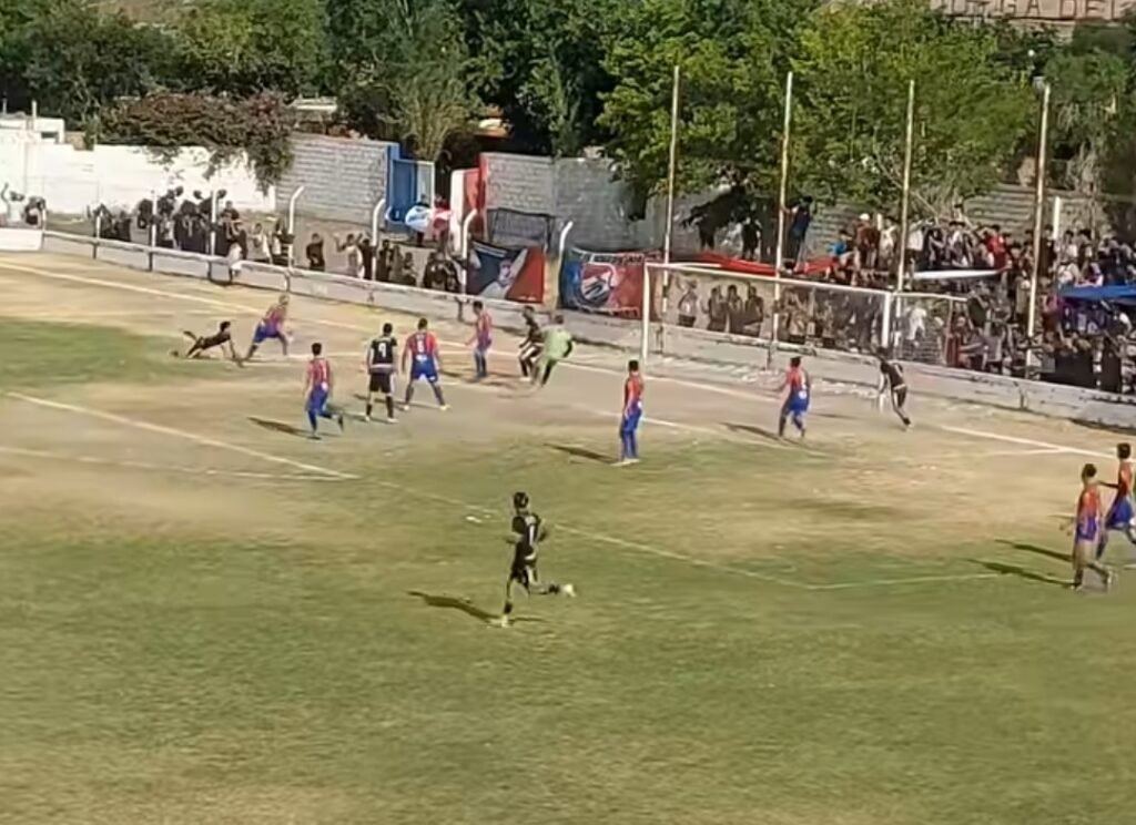 Screenshot_20251130_210033_Facebook