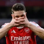 Arsenal no afloja: victoria contundente y liderazgo firme en la Premier League