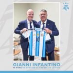 La Asociación del Fútbol Argentino (AFA), a través de su presidente Claudio Tapia, expresó un saludo y reconocimiento a Gianni Infantino al cumplirse diez años desde el inicio de su gestión al frente de la FIFA.