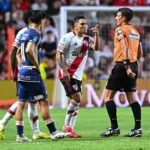 Escándalo en La Paternal: Gallardo explotó contra Merlos tras su expulsión en la derrota de River