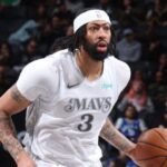 La fecha límite de cambios de la NBA para la temporada 2025-26 ha sido uno de los períodos más activos en la historia reciente, con una serie de megatránsfers que cambiaron por completo el panorama de la liga.