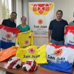 *La Secretaría de Deporte entregó indumentaria deportiva a un club de Rawson*