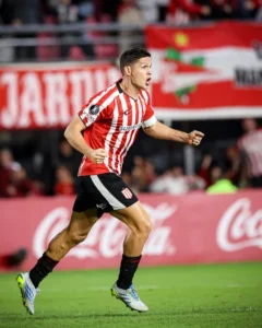 Estudiantes de La Plata igualó frente a Flamengo y se mantiene invicto en el Grupo A de la Copa Libertadores 2026, en un partido exigente que volvió a poner a prueba su solidez competitiva.