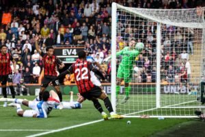 Bournemouth 3-0 Crystal Palace El Bournemouth de Iraola mete la directa hacia Europa