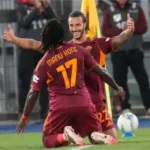 La AS Roma firmó una actuación contundente y sin fisuras al golear 4-0 a la ACF Fiorentina en el Olímpico, un resultado que sacude la pelea por los puestos de clasificación a la UEFA Champions League y aprieta al máximo la tabla de la Serie A.