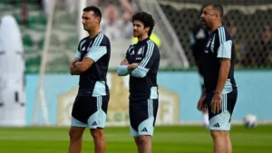 Scaloni libera a 11 jugadores de la prelista y ya se enfocan en el Mundial 2026