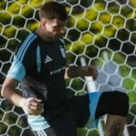 Alarma controlada en la Selección: Dibu Martínez apareció con la mano vendada, pero no preocupa de cara al Mundial