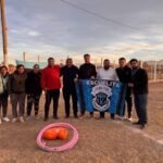 Más jóvenes se benefician con la entrega de materiales deportivos