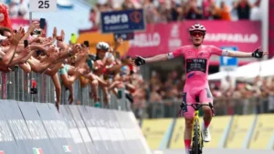Jonas Vingegaard conquistó el Giro de Italia y entró en la historia grande del ciclismo mundial