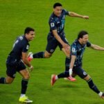 Paraguay resistió con diez jugadores, venció a Turquía y mantiene vivo el sueño mundialista