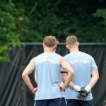 Tensión en la concentración de Inglaterra: un hombre con una llave inglesa burló la seguridad y generó un fuerte operativo policial