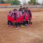 Tupelí dio el primer golpe y quedó a un paso de la final de Primera División