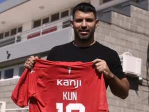 Kun-Aguero-Independiente-714x535