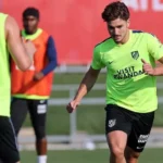 Julián Álvarez dio un paso atrás en la novela con Barcelona: habló con sus compañeros y reconoció que se equivocó