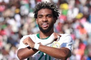 Mbaye rescata a Senegal de Vieira y lo mantiene en carrera por la Copa África