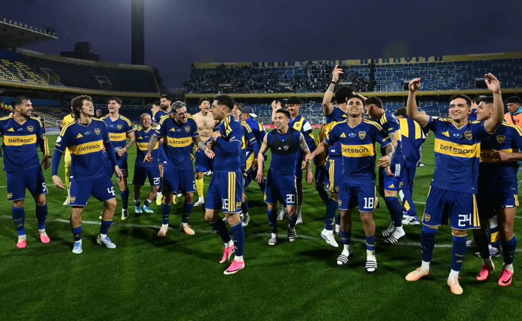 Boca afronta ocho partidos en 30 días con cuatro frentes en juego