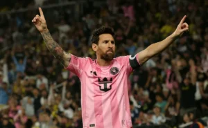 Messi marcó un golazo de tiro libre y quedó a dos del récord histórico