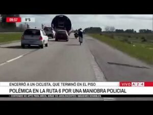 Polémica en San Vicente: un ciclista cayó tras una maniobra de una moto policial en Ruta 6