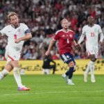 Harry Kane hizo historia con un doblete en el 3-0 de Inglaterra ante República Checa